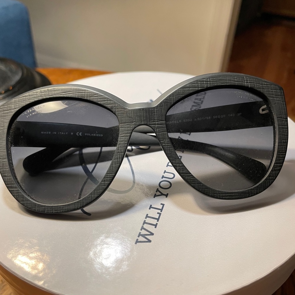 Authentic CHANEL Sunglasses (no case)